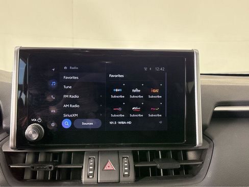 Used 2024 Toyota RAV4 Adventure image 7