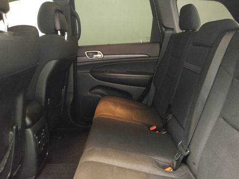 Used 2016 Jeep Grand Cherokee Laredo w/ Quick Order Package 23E image 18