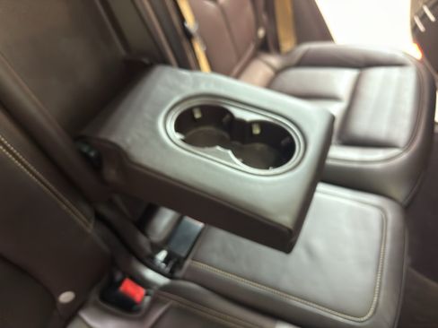 Used 2016 Porsche Cayenne Turbo AWD/4WD image 30