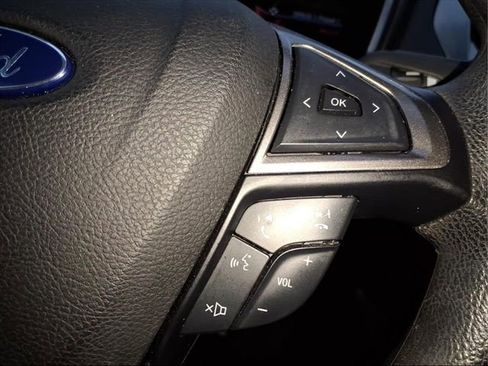Used 2017 Ford Fusion SE w/ Fusion SE Technology Package image 25