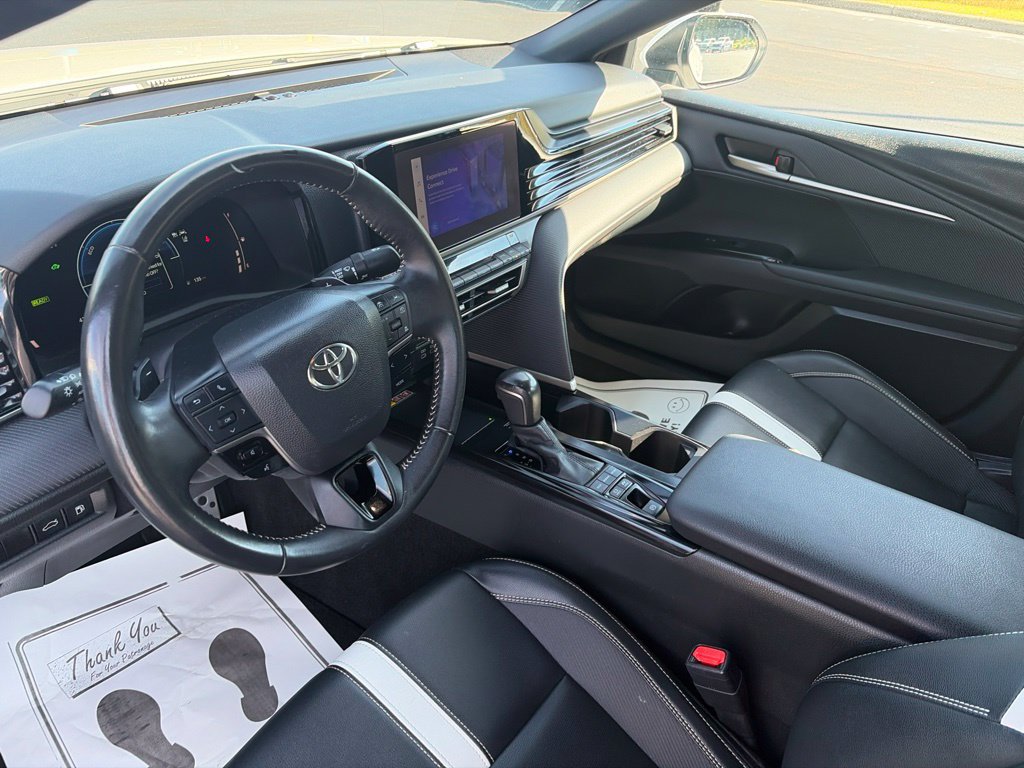 Used 2025 Toyota Camry SE FWD image 18