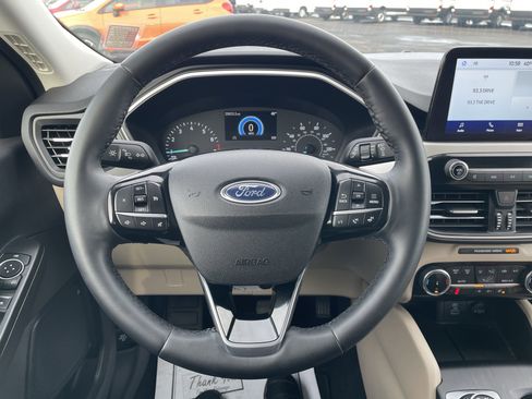 Used 2022 Ford Escape SEL image 19