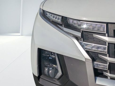 Used 2022 Hyundai Santa Cruz SEL Premium image 8