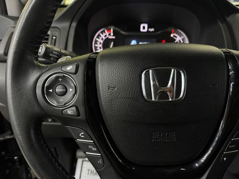 Used 2017 Honda Pilot Touring image 15