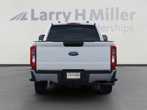 New 2026 Ford F250 XLT w/ FX4 Off-Road Package image 5