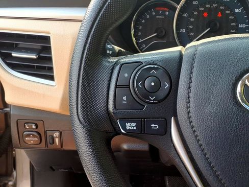 Used 2016 Toyota Corolla LE FWD image 22