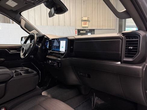 Used 2024 Chevrolet Silverado 1500 RST AWD/4WD image 18
