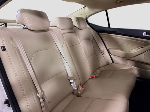 Used 2016 Kia Cadenza Premium w/ Luxury Package image 28