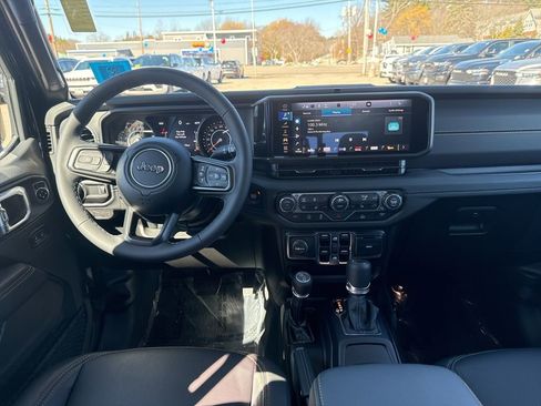 Certified 2025 Jeep Gladiator Sport image 20