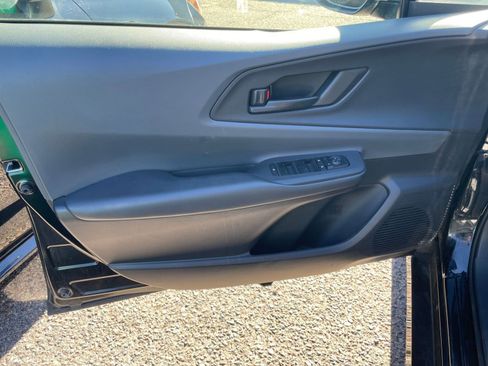 Used 2025 Toyota Prius LE image 20