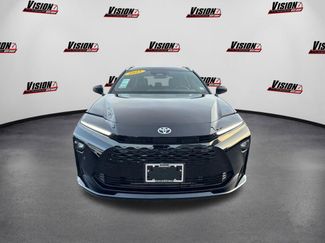 Used 2025 Toyota Crown Signia video 2