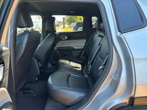Used 2025 Jeep Compass Limited AWD/4WD image 27