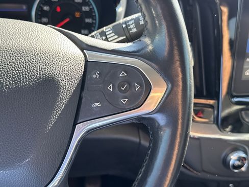 Used 2020 Chevrolet Traverse LT image 15