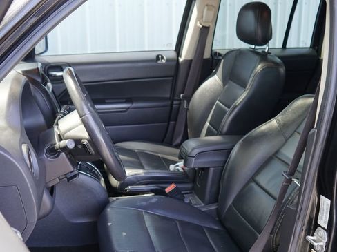 Used 2016 Jeep Patriot High Altitude FWD image 10