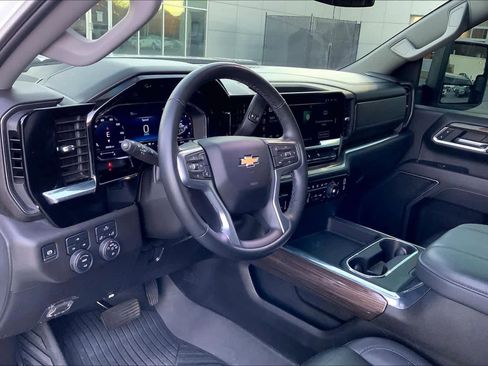 Used 2024 Chevrolet Silverado 2500 LT image 16