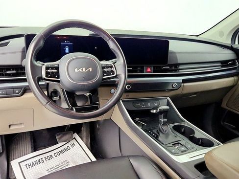 Used 2025 Kia Carnival FWD image 12