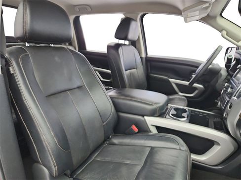 Used 2019 Nissan Titan SL image 30