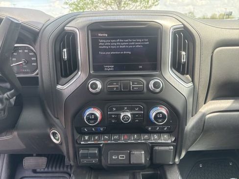 Used 2023 GMC Sierra 2500 Denali w/ Denali Black Diamond Edition image 17