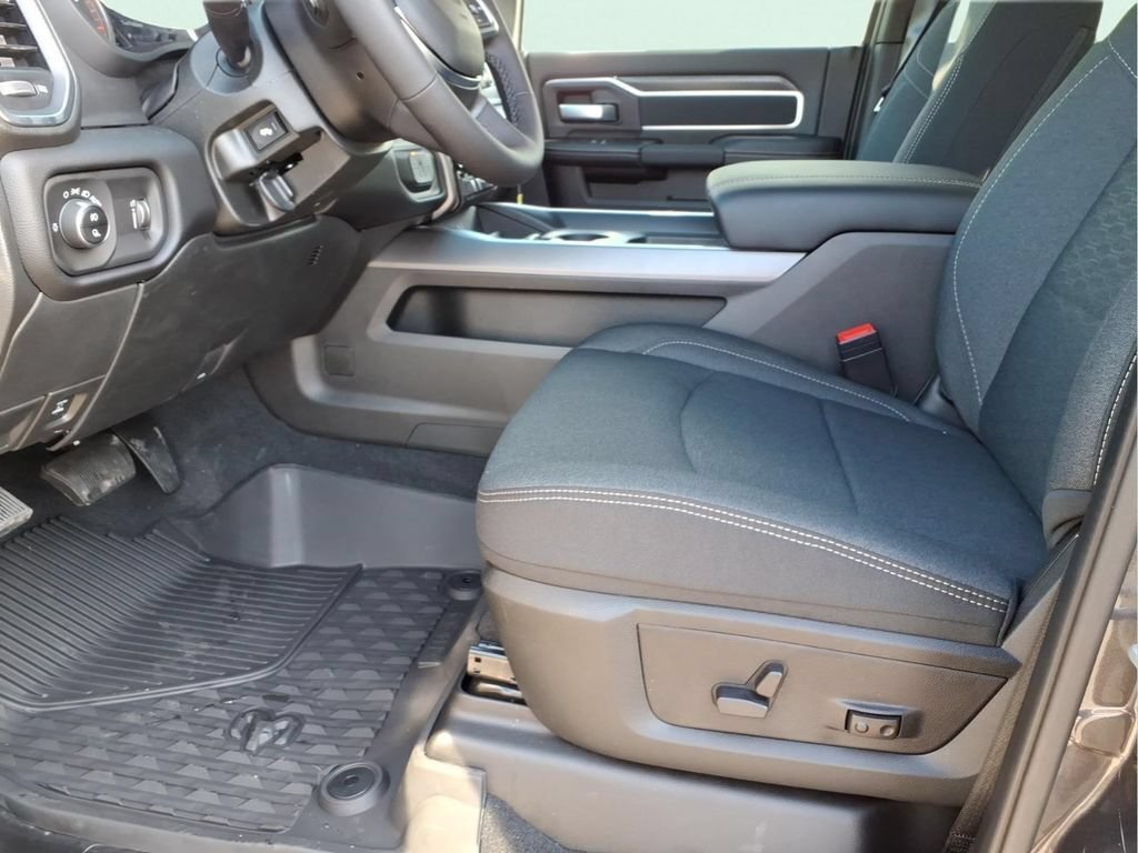 New 2027 RAM 3500 Big Horn AWD/4WD image 14