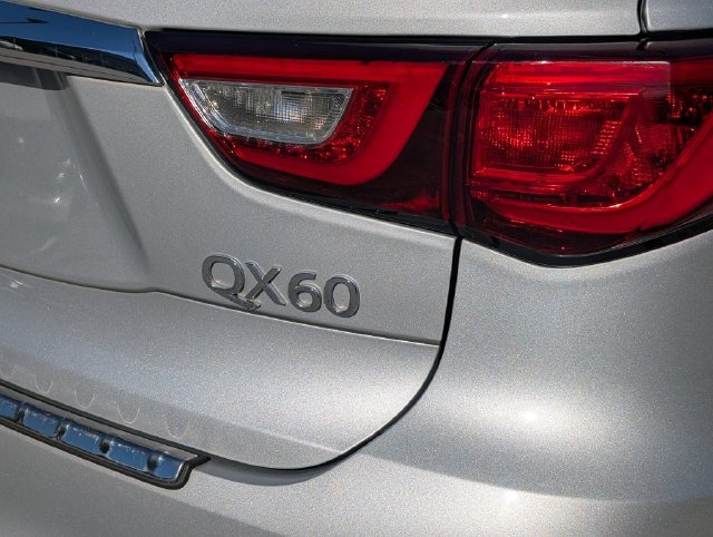 Used 2017 INFINITI QX60 FWD w/ Deluxe Technology Package image 10