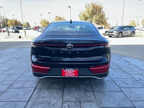 New 2026 Toyota Crown Platinum image 4