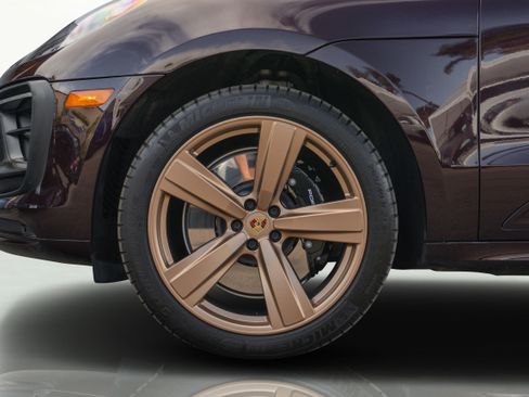 Used 2023 Porsche Macan GTS w/ Sport Chrono Package image 27