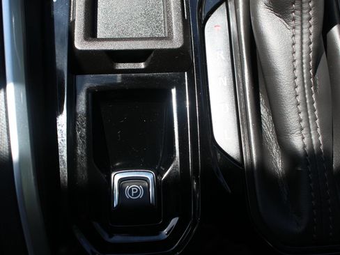 Used 2023 Chevrolet Colorado LT RWD image 33