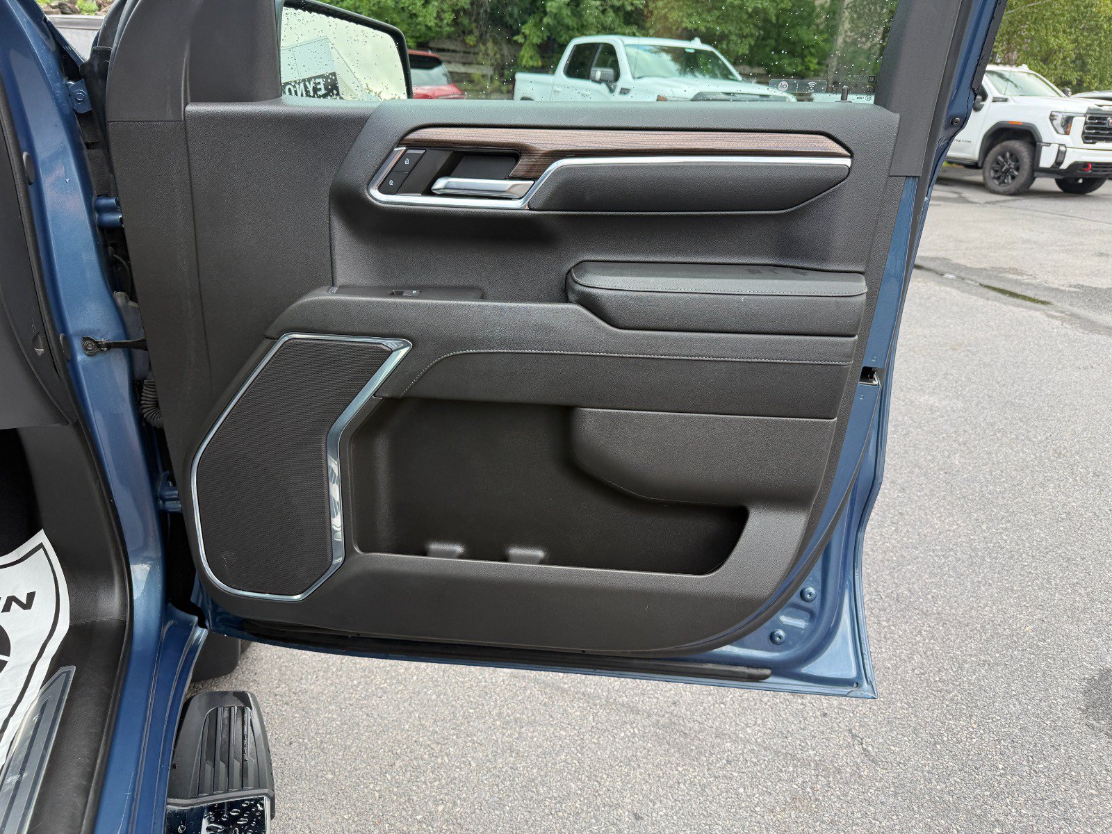 Certified 2024 Chevrolet Silverado 1500 LT AWD/4WD image 22