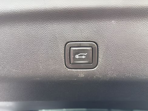 Used 2022 Chevrolet Tahoe RST AWD/4WD image 21