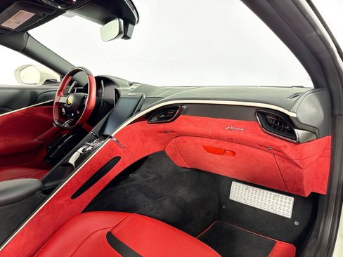 Used 2023 Ferrari Roma RWD image 29