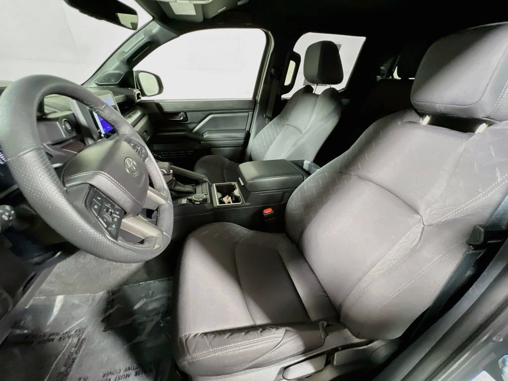 Certified 2025 Toyota Tacoma SR5 AWD/4WD image 18