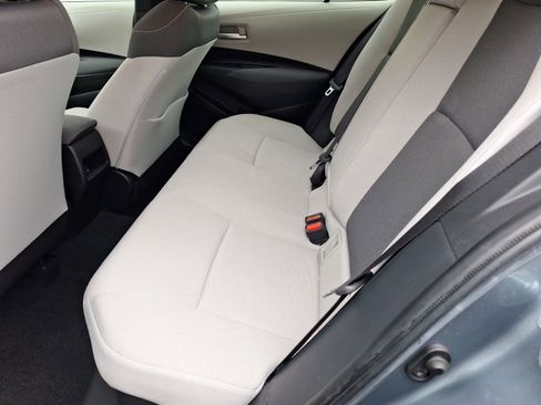 Used 2021 Toyota Corolla LE image 29