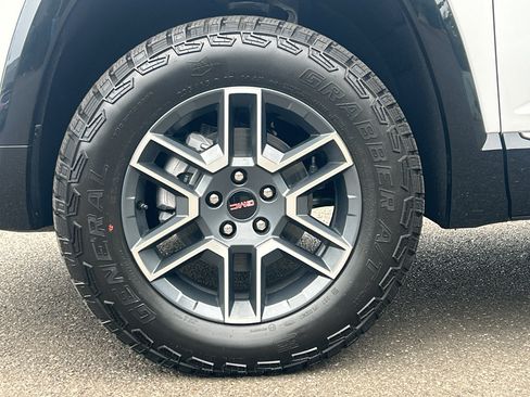 New 2027 GMC Terrain AT4 w/ Technology Package II AWD/4WD image 10