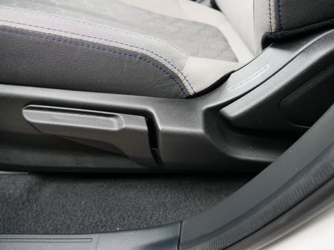 Certified 2025 Subaru Forester image 20