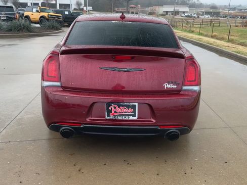 Used 2023 Chrysler 300 C image 8