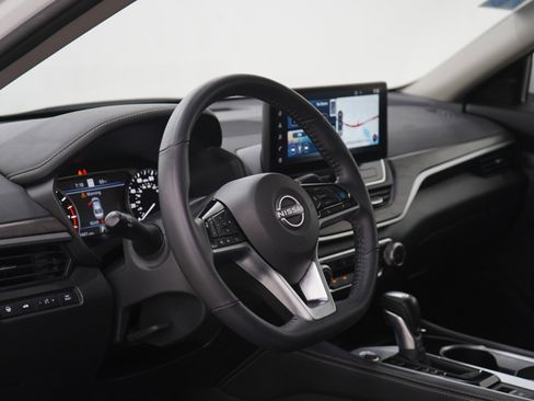 Used 2023 Nissan Altima 2.5 SV w/ SV Premium Package image 21