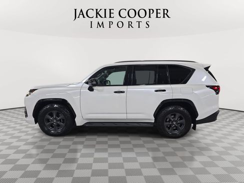 Used 2025 Lexus LX 700h Overtrail w/ Accessory Package (Z1) AWD/4WD image 8