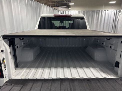 Certified 2022 GMC Sierra 1500 SLE image 13