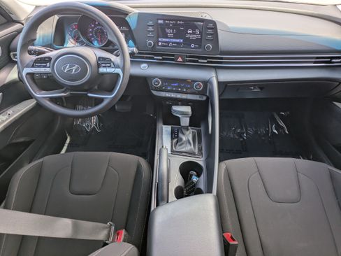 Used 2023 Hyundai Elantra SEL FWD image 14