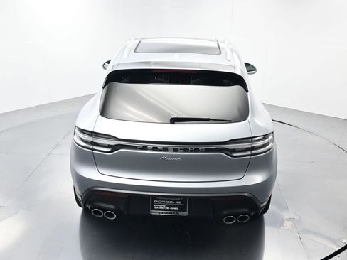 Certified 2025 Porsche Macan image 40