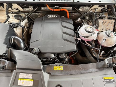 Used 2021 Audi Q5 e Prestige w/ Prestige Package image 4