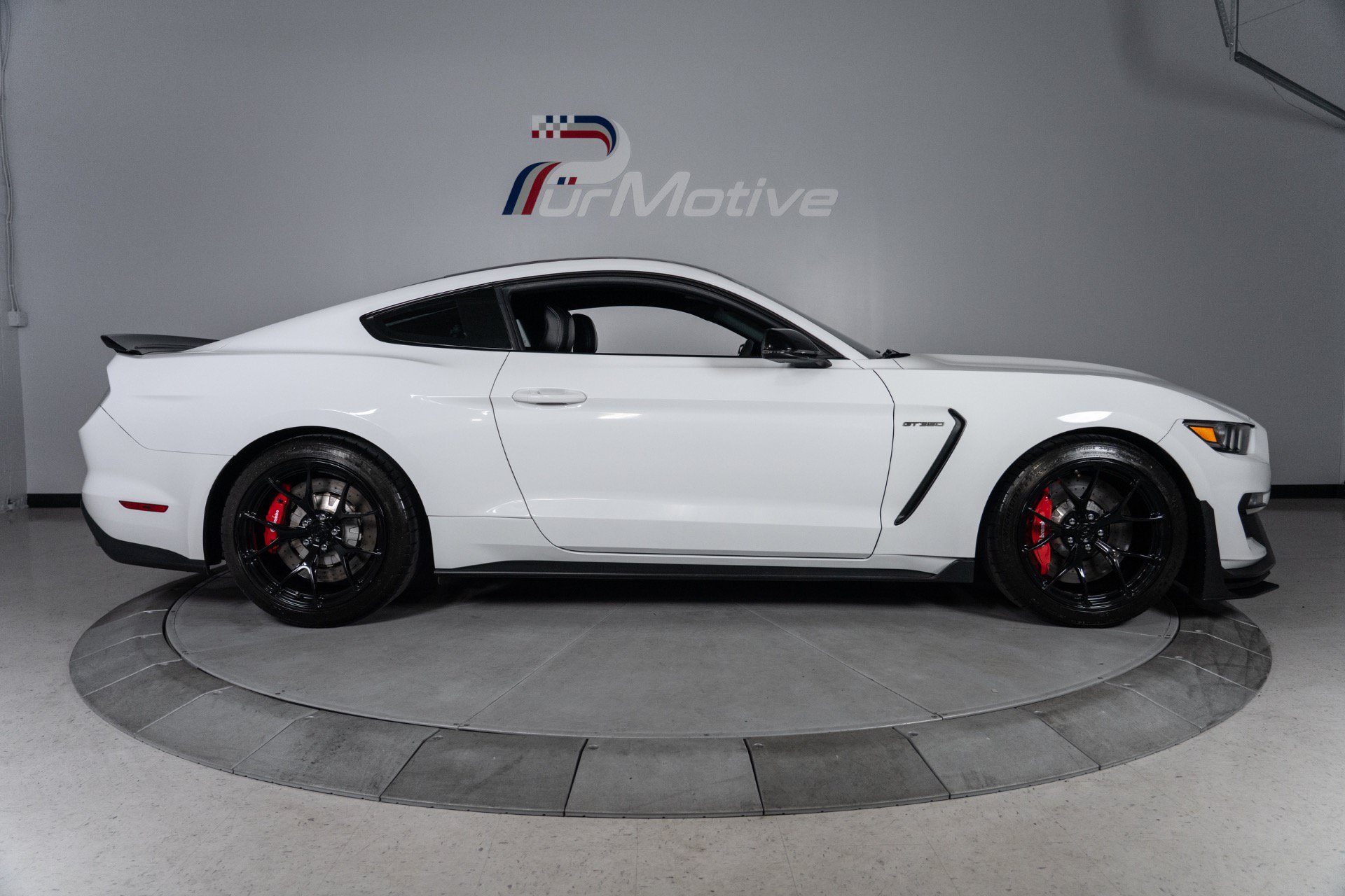 Used 2016 Ford Mustang Shelby GT350 w/ Technology Package RWD image 22