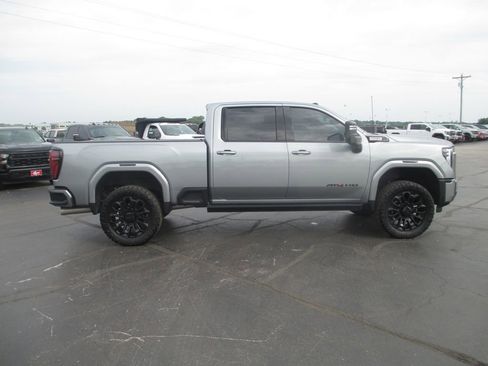 Used 2024 GMC Sierra 2500 AT4 w/ AT4 Premium Plus Package AWD/4WD image 5
