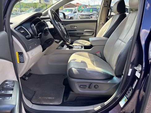 Used 2018 Kia Sedona LX w/ LX Essentials Premium Package FWD image 10
