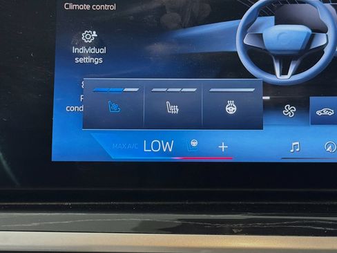Certified 2024 BMW X7 xDrive40i w/ M Sport Package AWD/4WD image 21