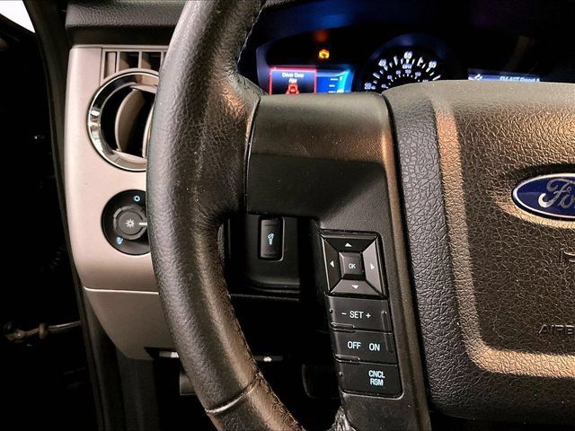 Used 2016 Ford Expedition XLT w/ Equipment Group 202A AWD/4WD image 18