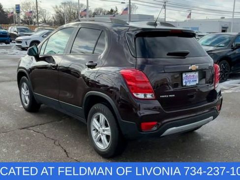 Used 2022 Chevrolet Trax LT w/ LT Convenience Package image 6
