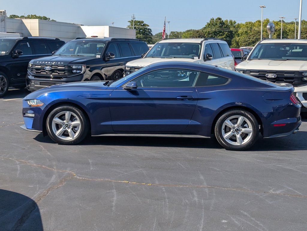 Used 2018 Ford Mustang Coupe RWD image 5