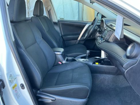 Used 2015 Toyota RAV4 XLE image 19