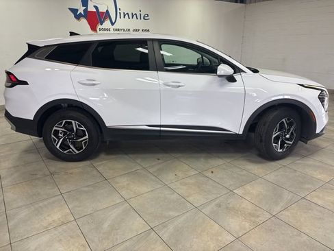 Used 2025 Kia Sportage LX AWD/4WD image 4